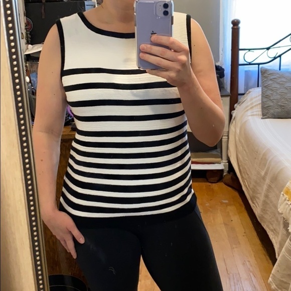 EUC Striped sleeveless sweater shell top - Picture 12 of 12